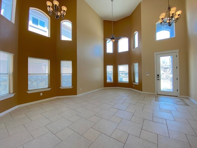 Photo - Northeast El Paso/Sandstone Ranch Estates 4 Bed 2.5 Bath Refrig A/C