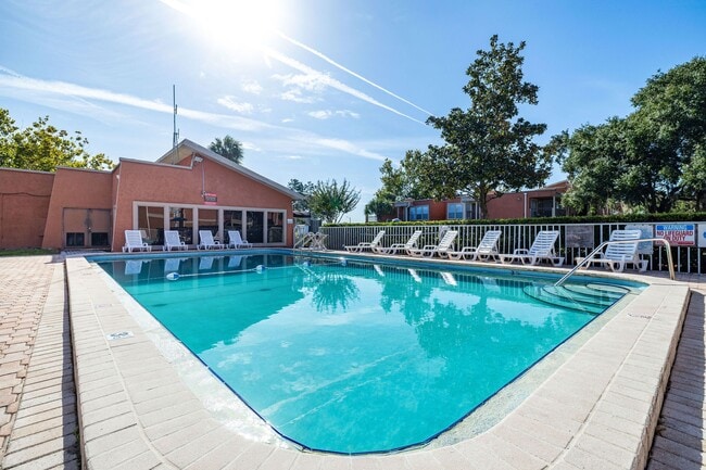 Photo - Riverside Palms