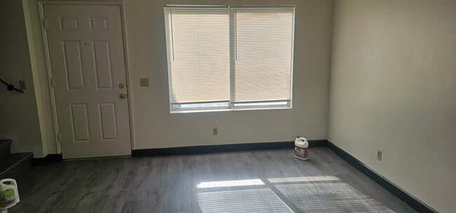 Photo - 204 Grayson Way Unit # C