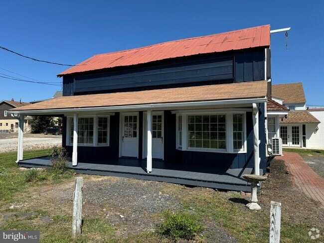 Building Photo - 25 Main St Rental