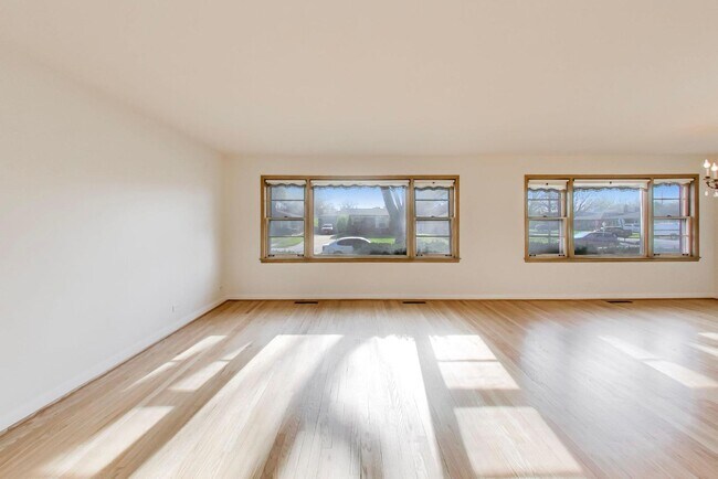 Photo - 8840 Keeler Ave