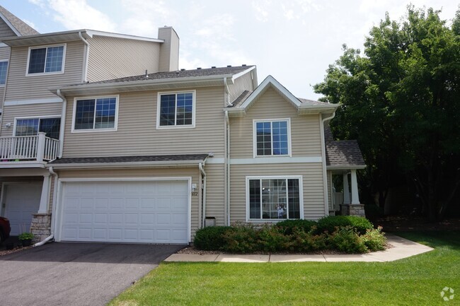 Building Photo - 612 Willoughby Way W Rental