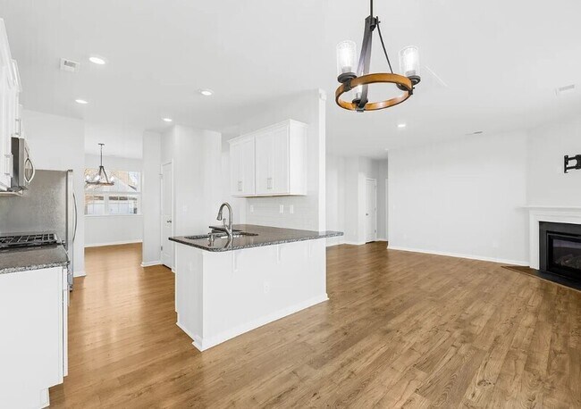 Photo - 147 Cherry Birch St