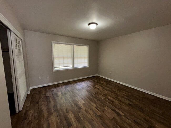 Photo - 37 Willa Dr