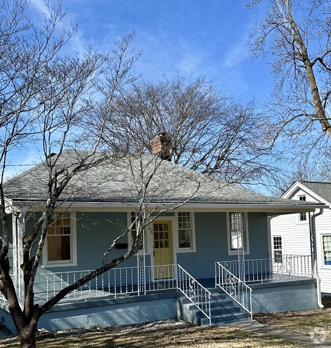 Building Photo - 1104 Overton St Rental