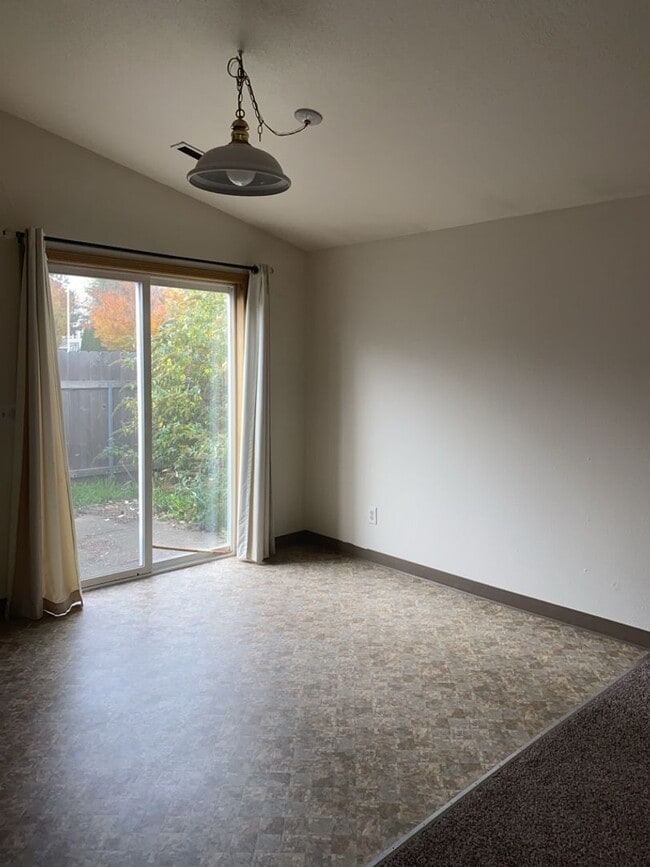 Photo - 809 SE 135th Ct Unit A