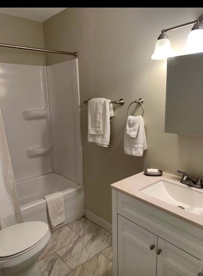 Photo - 193 Lake St Unidad 193 1/2  1