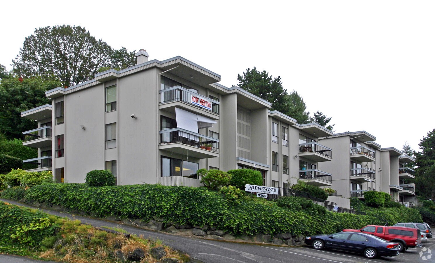 Ridgewood Apartments - Ridgewood Apartments