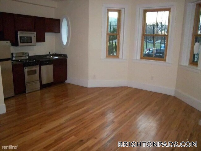 Photo - 1725 Commonwealth Ave Unidad 2