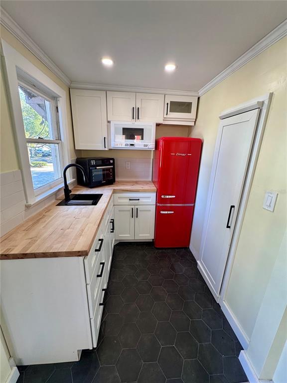 Photo - 622 Earle Ave N