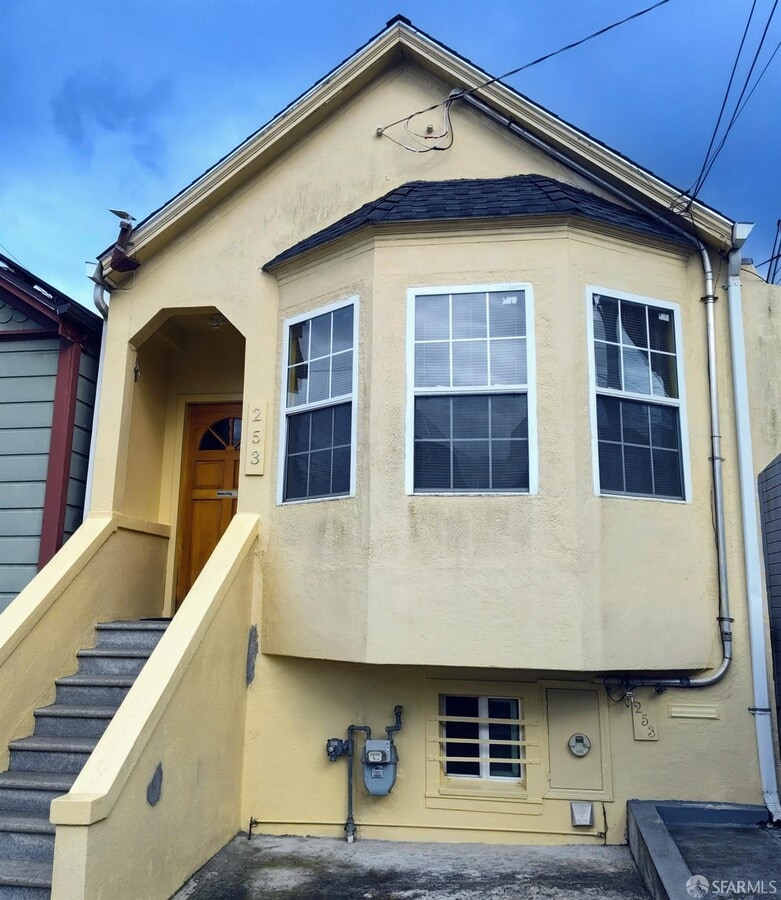 Photo - 253 Louisburg St