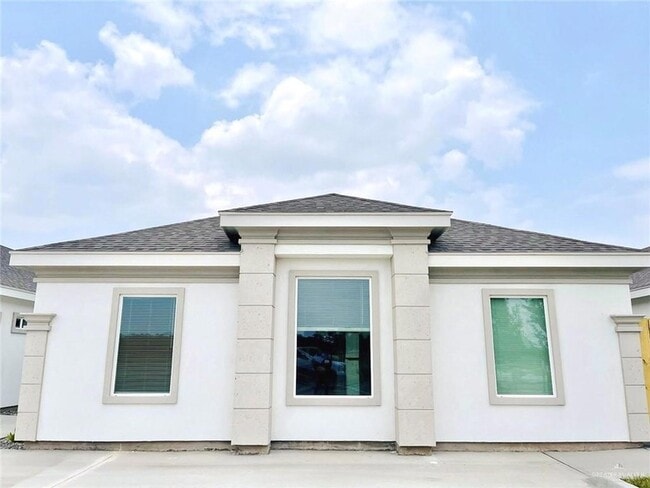 Building Photo - 1605 Molino Dr Unit 5