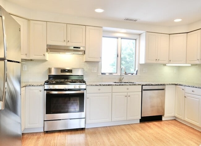Photo - 120 Farwell St Unit 2