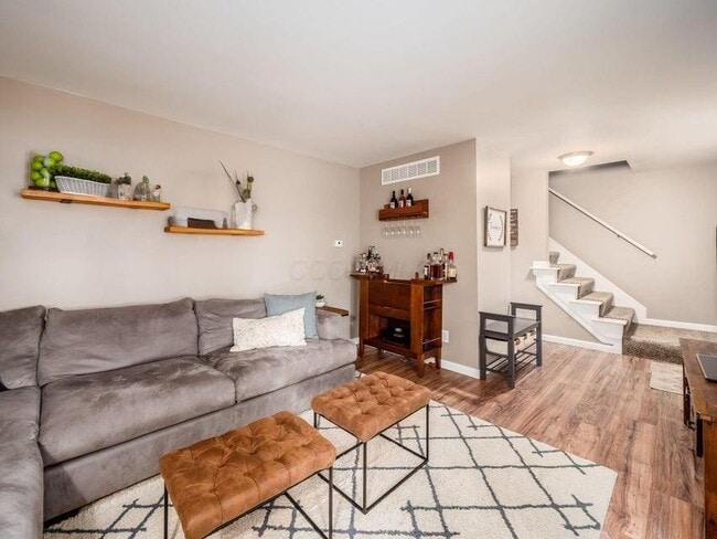 Photo - 3083 Tweedsmuir Ln