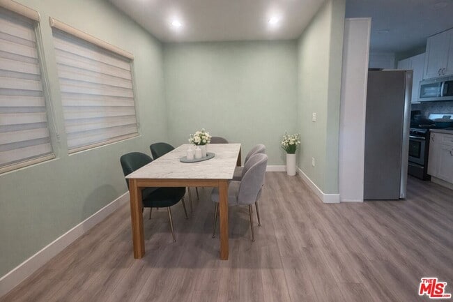 Photo - 1337 W Olive Ave