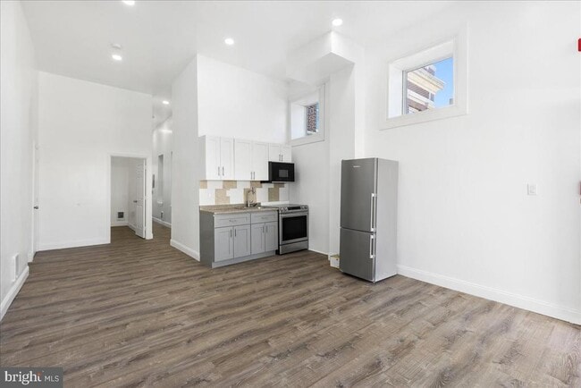 Photo - 6940 Woodland Ave