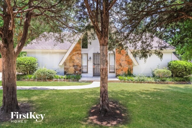 Photo - 6041 Colonyhill Dr