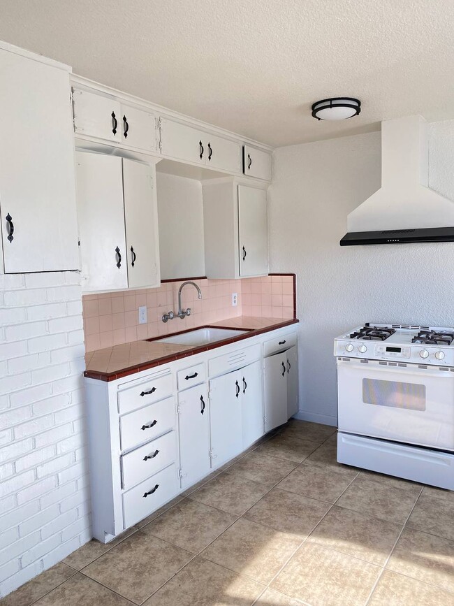 Photo - 1161 Letts Ave