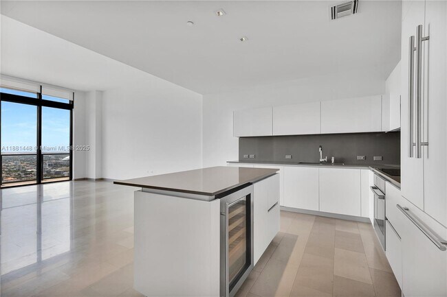 Photo - 68 SE 6th St Unit 4110