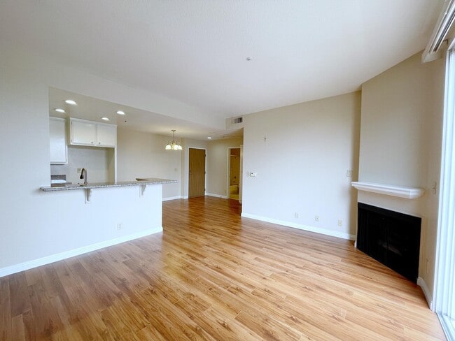 Available 1Bd/1Ba