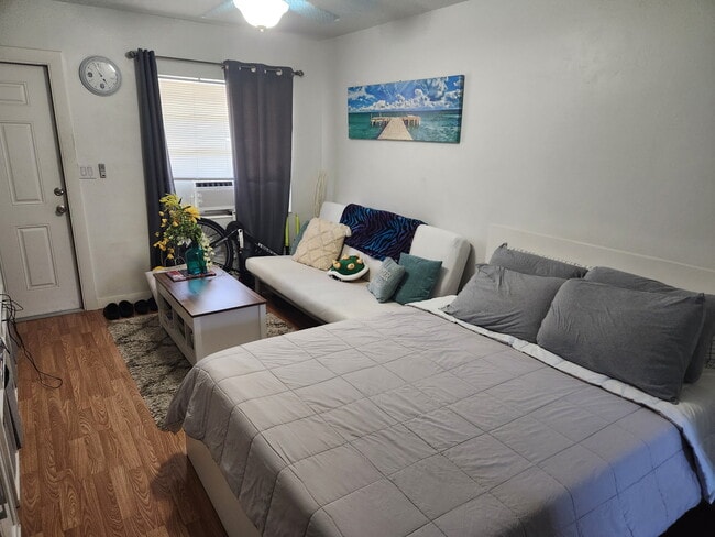 Photo - 829 NE 12th Ave Unidad #3