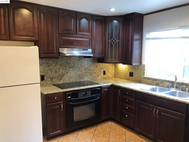 Photo - 2174 Sugartree Dr