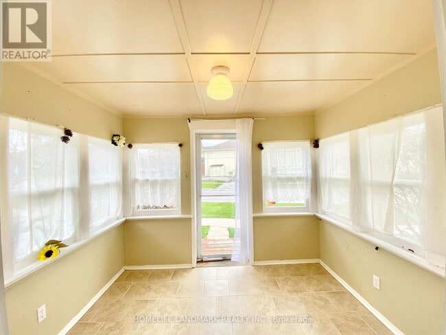 Photo - 140 Vale Ave