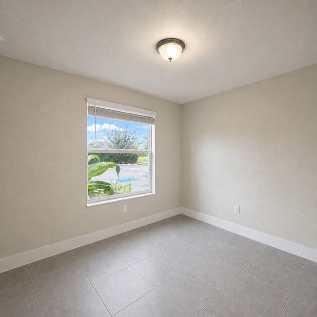 3221-3409-3409 SW 8th Pl Unit 3303-Unit 106