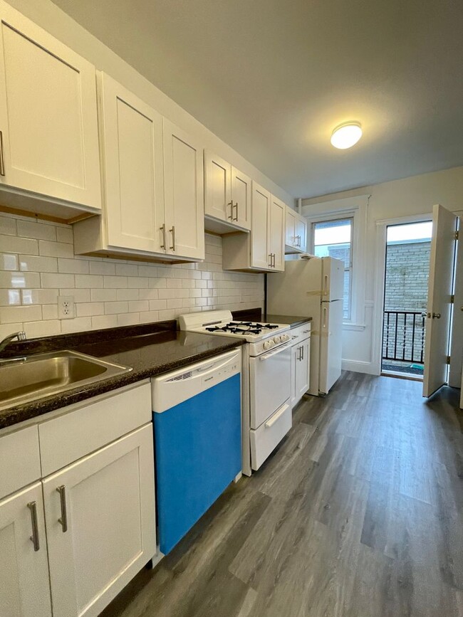 Building Photo - NO BROKER FEE! BRIGHTON 2 BED ALONG GREEN LINE WITH DISHWASHER, HT HW INCLUDED