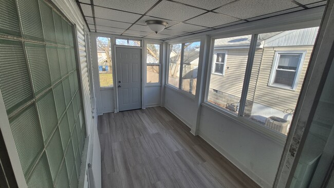 Photo - 3417 Jewett Ave