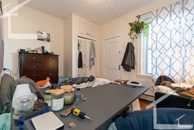 Photo - hottest 4 bed 2 bath in Coolidge Corner.....