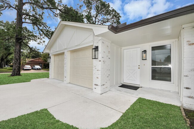 Photo - 7403 Shady Arbor Ln