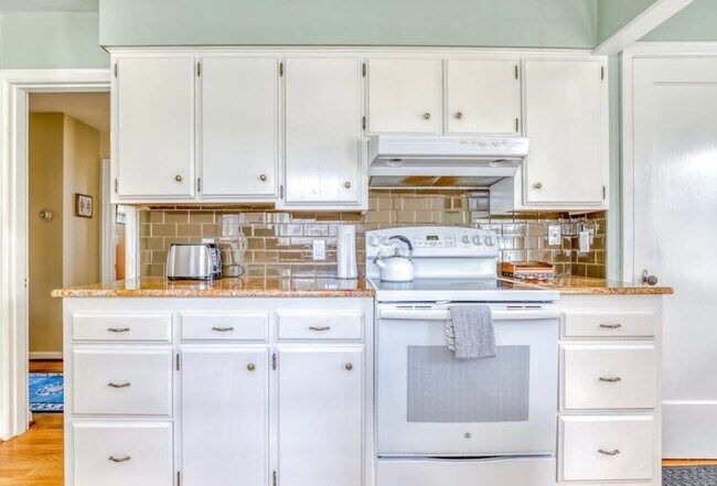 Photo - 6309 NE Broadway