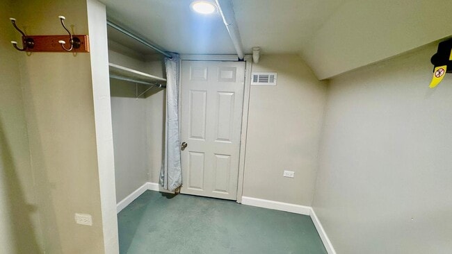 Photo - 1254 N Bosworth Ave Unidad BM