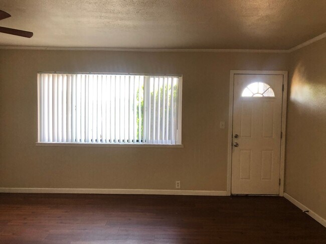 Photo - 1397 E Cypress Ave Unit B