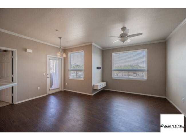 Photo - Welcome to this beautifully maintained 1/1 condo in the sought-after Carlyle Condominiums!