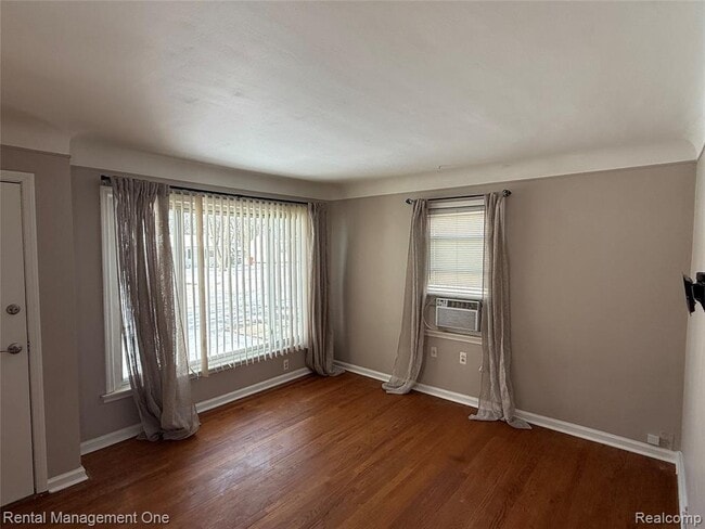 Photo - 12050 Cavell St