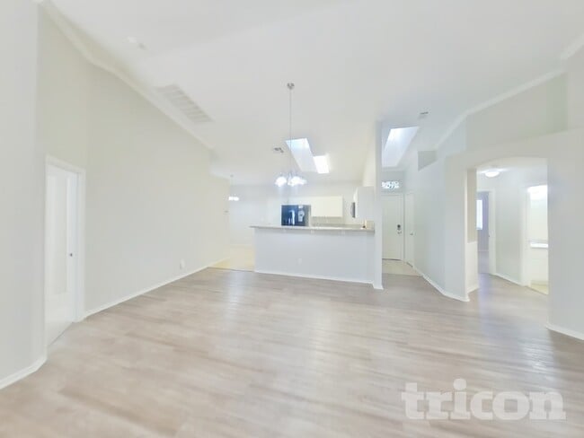 Photo - 6232 Diazo St