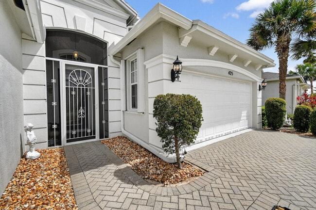 Photo - 425 SW Talquin Ln