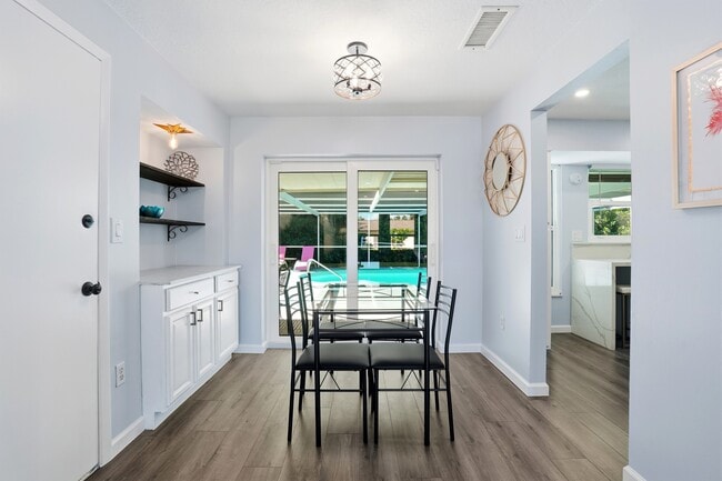 Photo - 4502 Parrot Ave