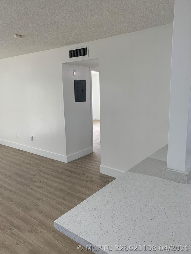 4121 Stirling Rd Unit 401