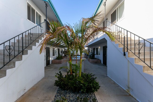 Ocean Palms Apartments - Ocean Palms Apartments