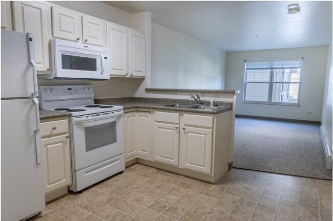 Photo - Falcon Manor Senior Housing