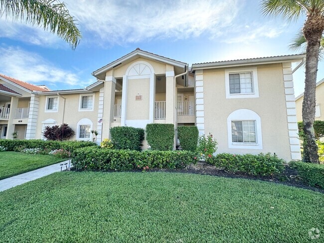 Building Photo - ** EMERALD LAKES ** 2 BED / 2 BATH CONDO -...