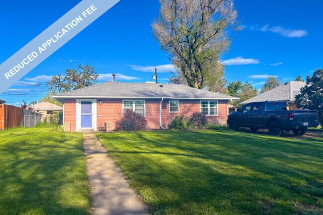Building Photo - 3025 Holly St