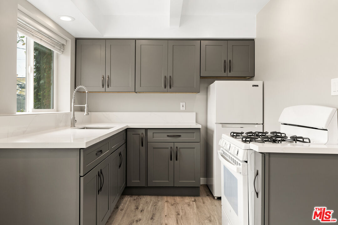 Photo - 6768 Lexington Ave Unit 6