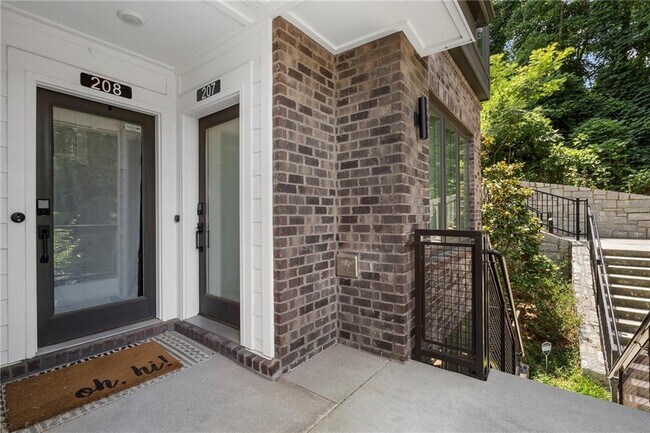 Photo - 371 Pratt Dr SE