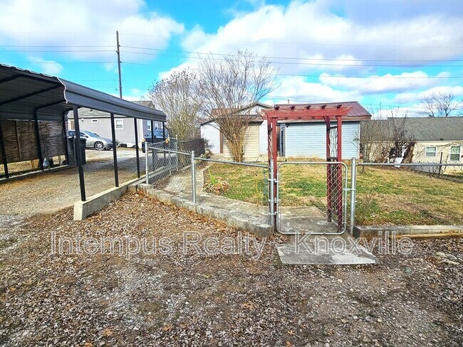 Photo - 424 E Moody Ave