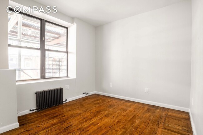 Photo - 1186 Putnam Ave