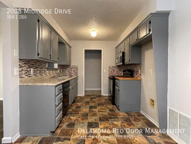 Photo - 2008 Midridge Dr